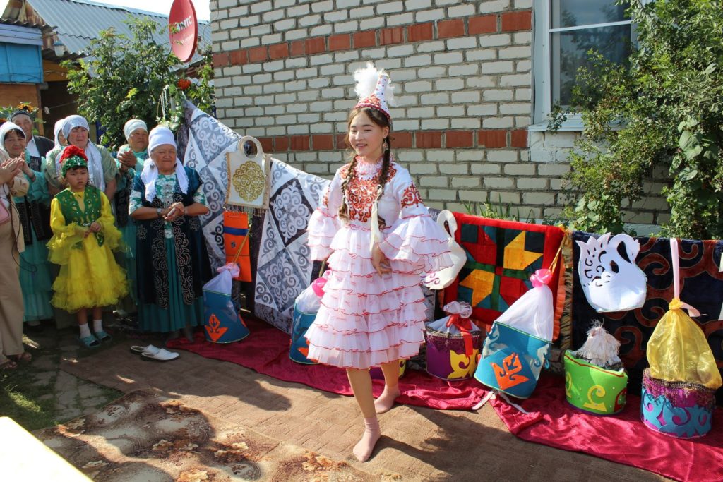 В дружбе, в мире проживать