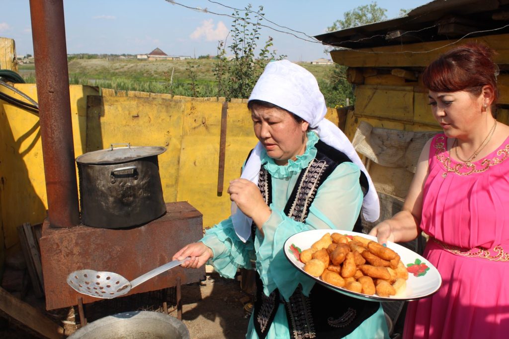 В дружбе, в мире проживать