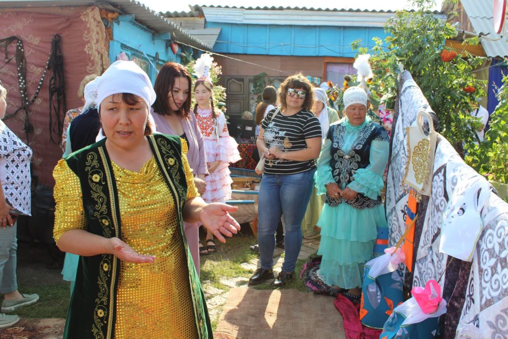 В дружбе, в мире проживать